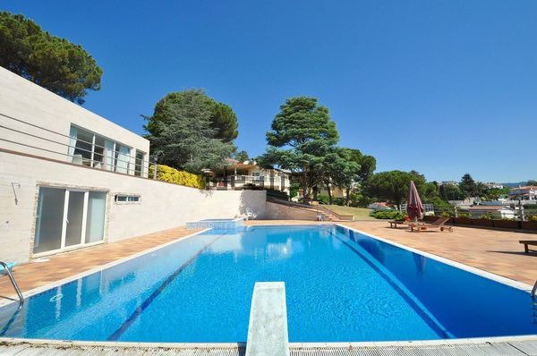 6-bedroom freehold villa in Lloret de Mar — photo 2 of 5