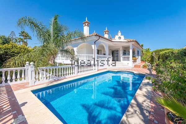 3-bedroom freehold villa in Mijas — photo 1 of 5