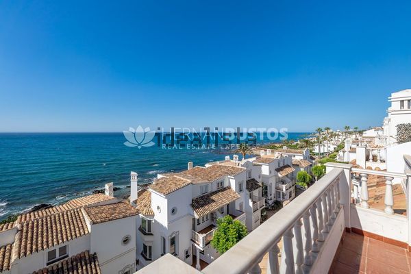 4-bedroom freehold villa in Mijas — photo 2 of 5