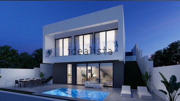 3-bedroom freehold villa in Málaga — photo 1 of 5