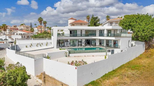 5-bedroom freehold villa in Mijas — photo 1 of 5