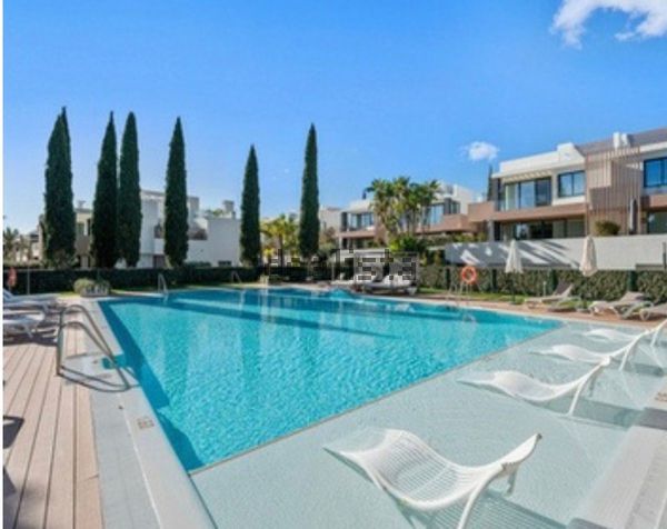 4-bedroom freehold villa in Marbella — photo 3 of 5