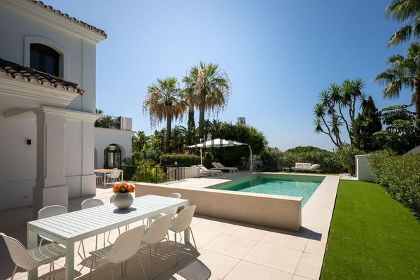 6-bedroom freehold villa in Marbella — photo 3 of 5