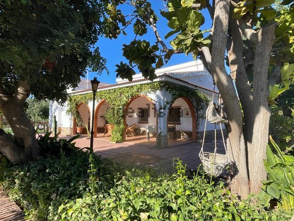 5-bedroom freehold villa in Málaga — photo 2 of 5