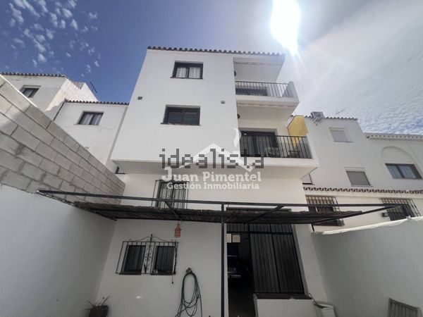 4-bedroom freehold villa in Estepona — photo 2 of 5