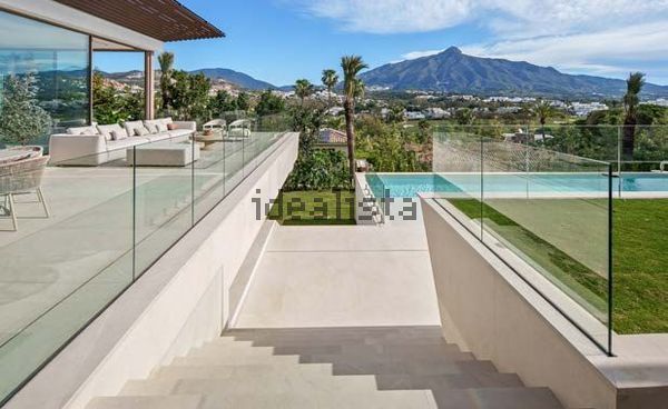 Detached house in Calle Giralda, 26, Las Brisas, Marbella — image 4