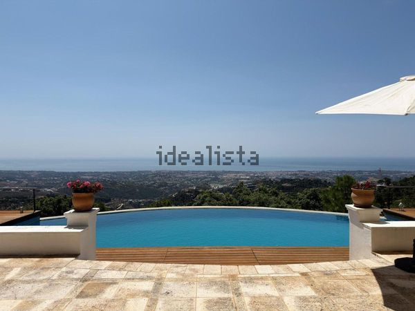 5-bedroom freehold villa in Benahavís — photo 1 of 5