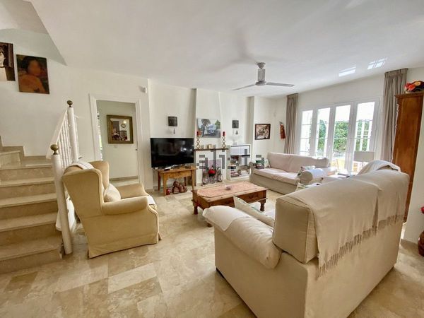 3-bedroom freehold villa in Estepona — photo 5 of 5