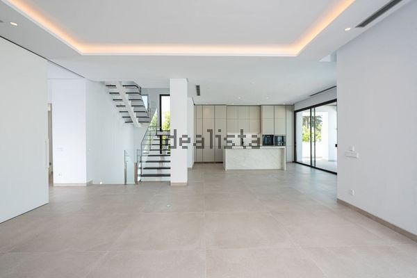 5-bedroom freehold villa in Marbella — photo 4 of 5