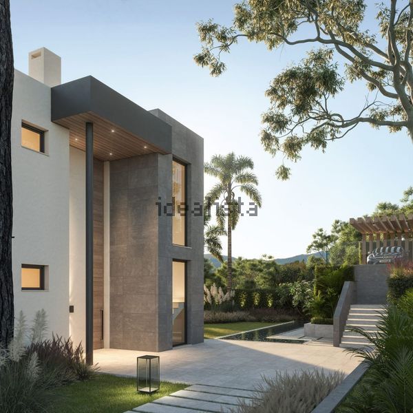 5-bedroom freehold villa in Marbella — photo 1 of 2