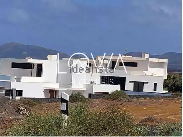 House in Calle de la Geria, Yaiza - Uga, Yaiza — image 3