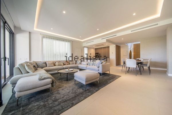 Semi-detached house in Calle Green, Bahía de Marbella, Marbella — image 5