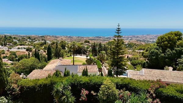 4-bedroom freehold villa in Mijas — photo 1 of 5