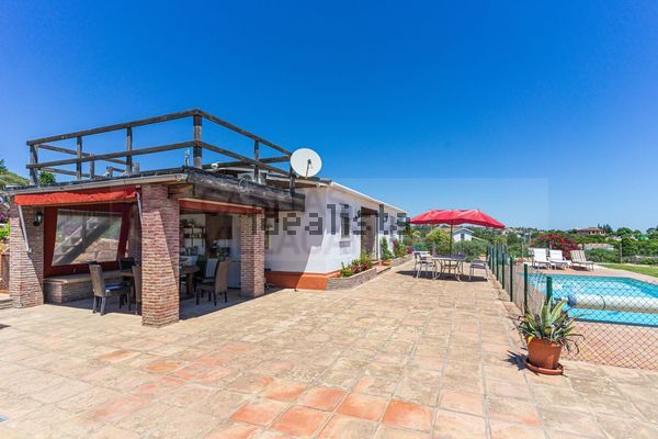 3-bedroom freehold villa in Estepona — photo 5 of 5