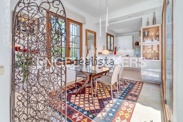 Detached house in Avenida de la Resina, La Concha-Resina Golf, Estepona — image 5