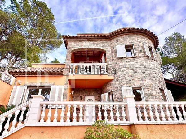 4-bedroom freehold villa in Begur — photo 3 of 5