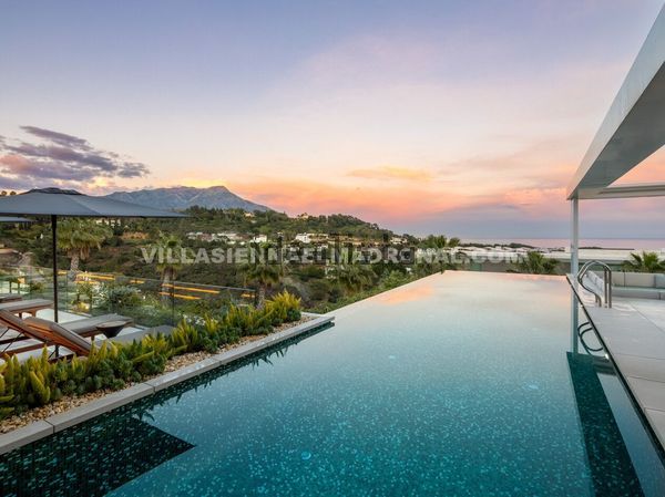 8-bedroom freehold villa in Benahavís — photo 3 of 5