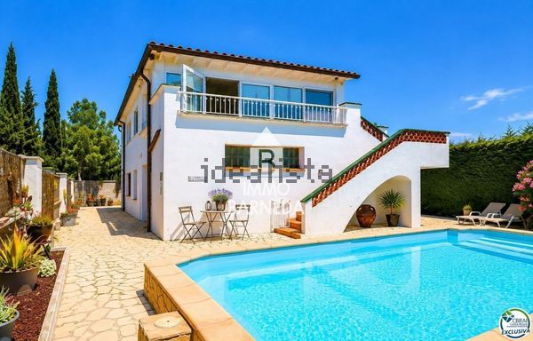 4-bedroom freehold villa in Roses — photo 2 of 5