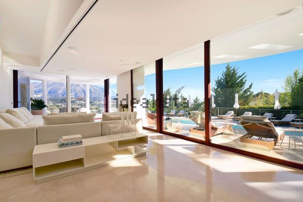 7-bedroom freehold villa in Marbella — photo 4 of 5