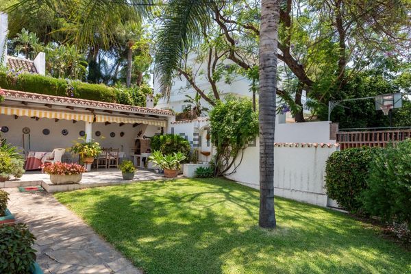 3-bedroom freehold villa in Marbella — photo 3 of 5