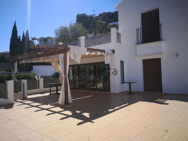 4-bedroom freehold villa in Benalmádena — photo 2 of 5