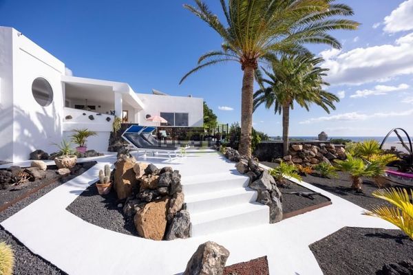 Detached house in Puerto Calero, Yaiza — image 5