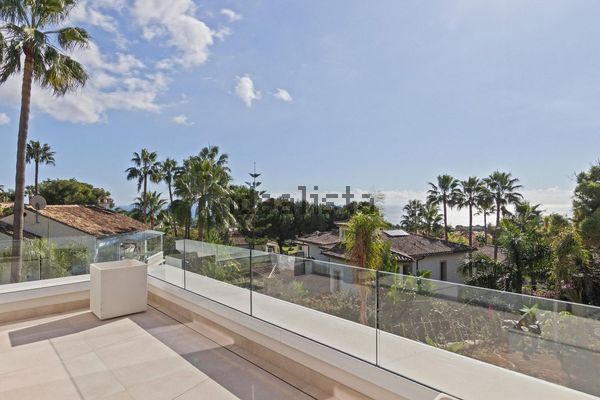 7-bedroom freehold villa in Marbella — photo 3 of 5
