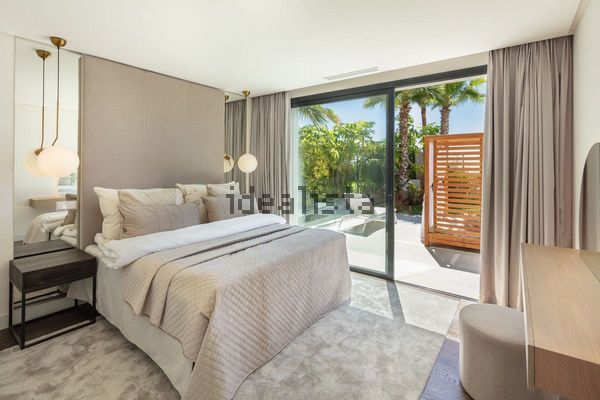 5-bedroom freehold villa in Marbella — photo 4 of 5