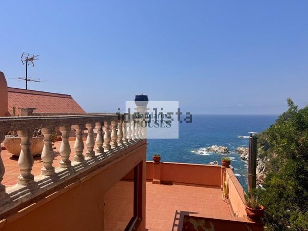 5-bedroom freehold villa in Lloret de Mar — photo 1 of 5