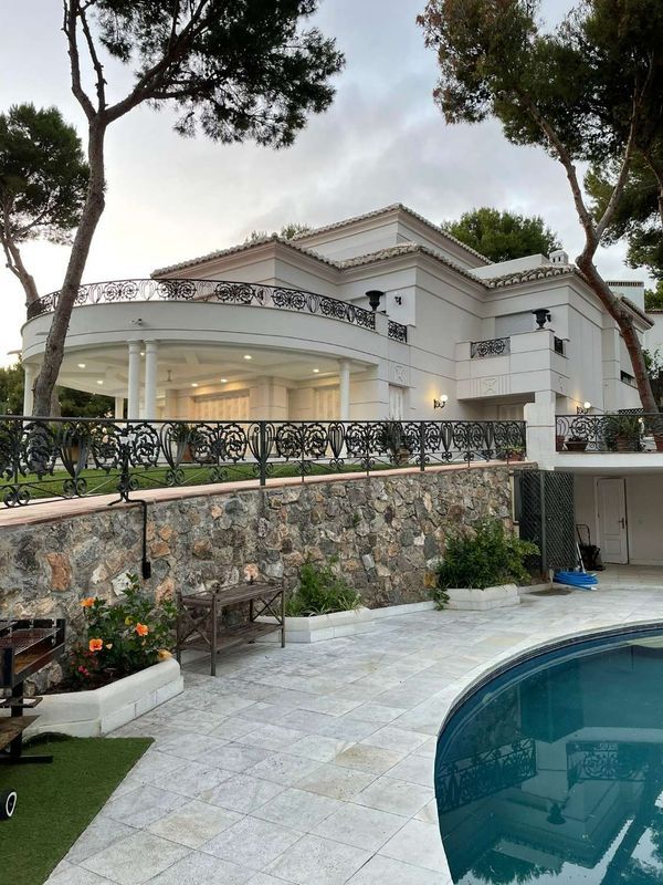6-bedroom freehold villa in Málaga — photo 2 of 5