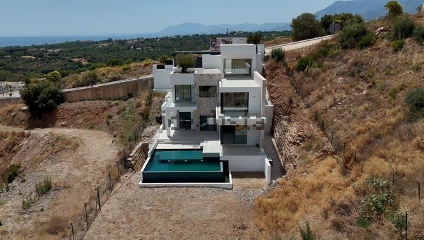 Detached house in Calle Laurel, Green Hills - Las Cumbres de Elviria, Marbella — image 5