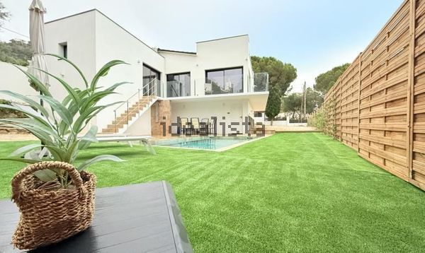 3-bedroom freehold villa in Roses — photo 4 of 5