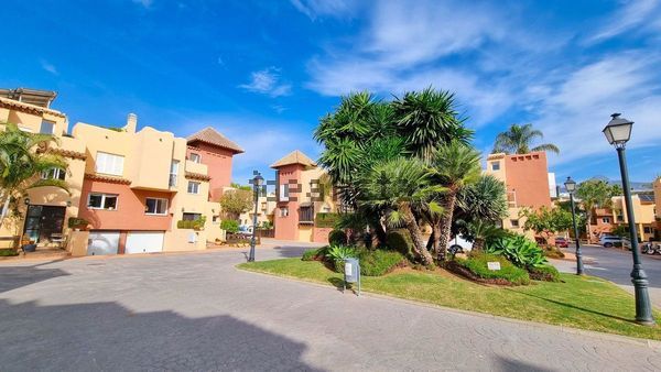 Terraced house in Rodeo Alto-Guadaiza-La Campana, Marbella — image 4