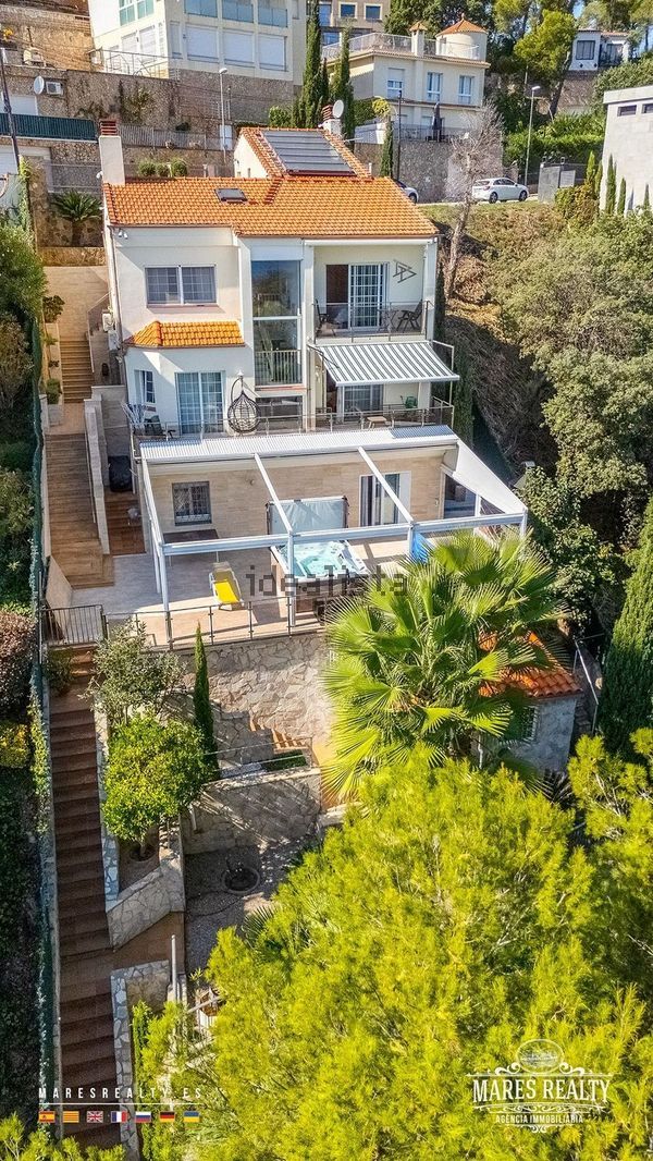 4-bedroom freehold villa in Lloret de Mar — photo 3 of 5