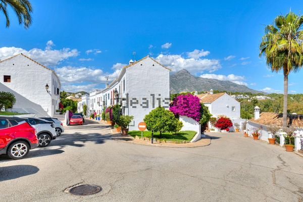 2-bedroom freehold villa in Marbella — photo 3 of 5