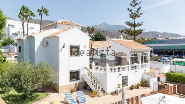 4-bedroom freehold villa in Nerja — photo 2 of 5
