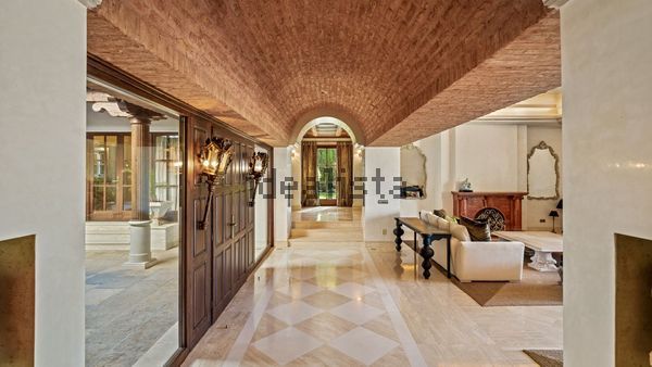 6-bedroom freehold villa in Marbella — photo 3 of 5