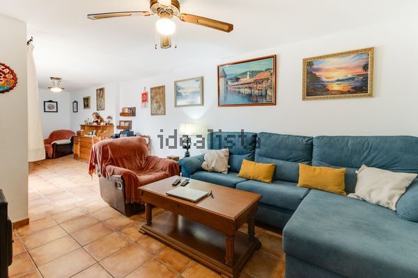 3-bedroom freehold villa in Estepona — photo 1 of 5