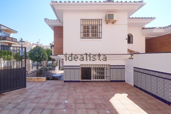 5-bedroom freehold villa in Fuengirola — photo 1 of 5