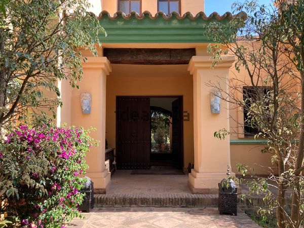Detached house in Avenida Castilla, 140, Marbesa, Marbella — image 3