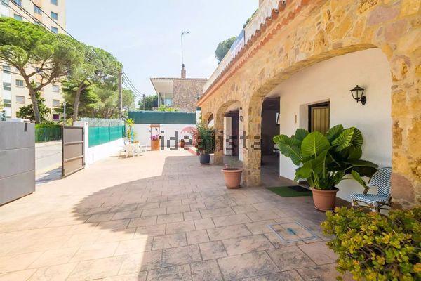 4-bedroom freehold villa in Castell-Platja d'Aro — photo 4 of 5