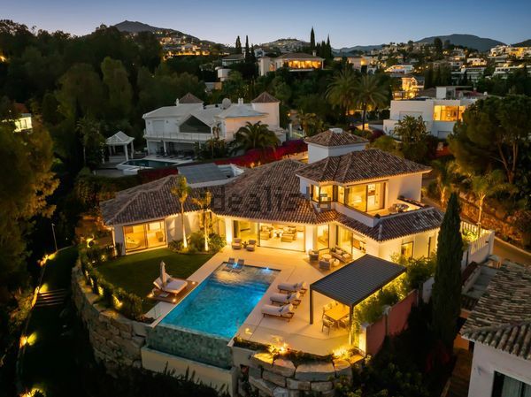 6-bedroom freehold villa in Benahavís — photo 1 of 5