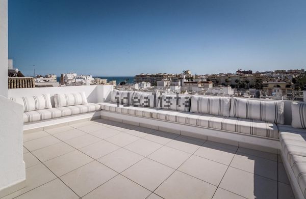 4-bedroom freehold villa in Estepona — photo 3 of 5