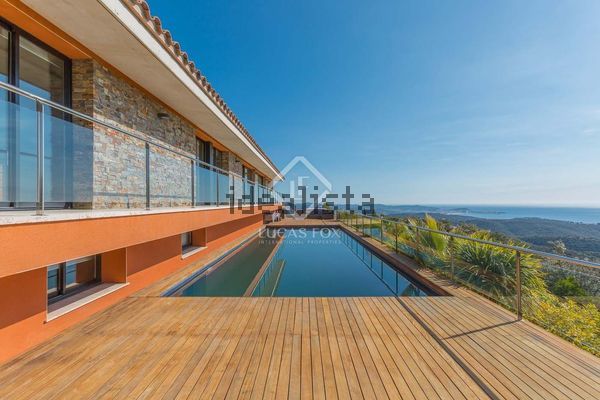 6-bedroom freehold villa in Castell-Platja d'Aro — photo 1 of 5
