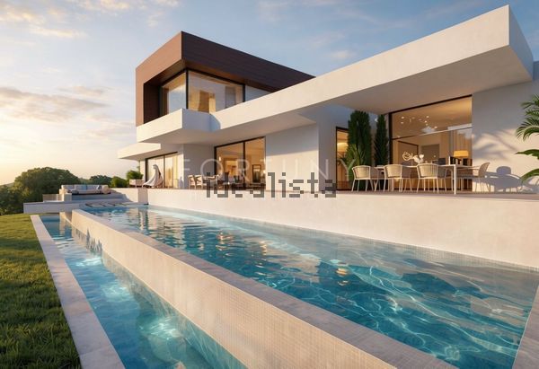 4-bedroom freehold villa in Benahavís — photo 1 of 5