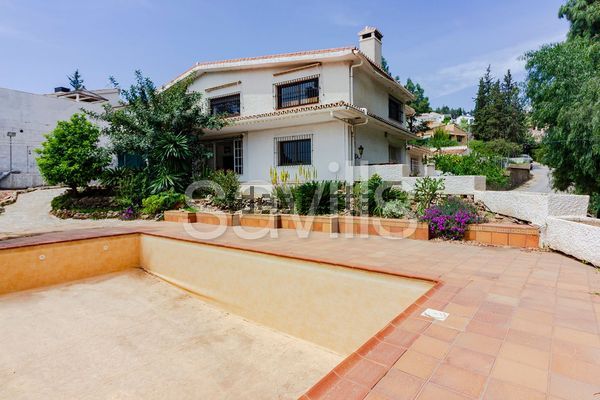 5-bedroom freehold villa in Málaga — photo 1 of 5
