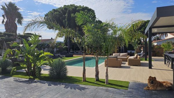4-bedroom freehold villa in Roses — photo 1 of 5