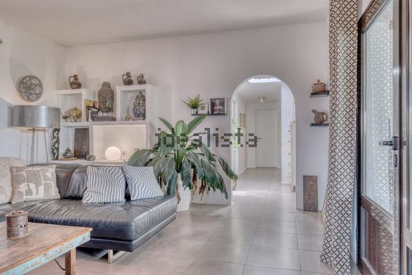 4-bedroom freehold villa in Teguise — photo 2 of 5