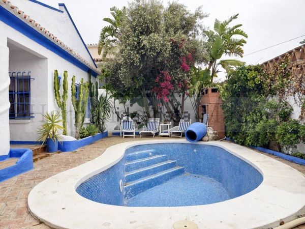 4-bedroom freehold villa in Benalmádena — photo 3 of 5