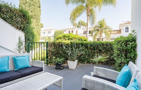 3-bedroom freehold villa in Estepona — photo 3 of 5
